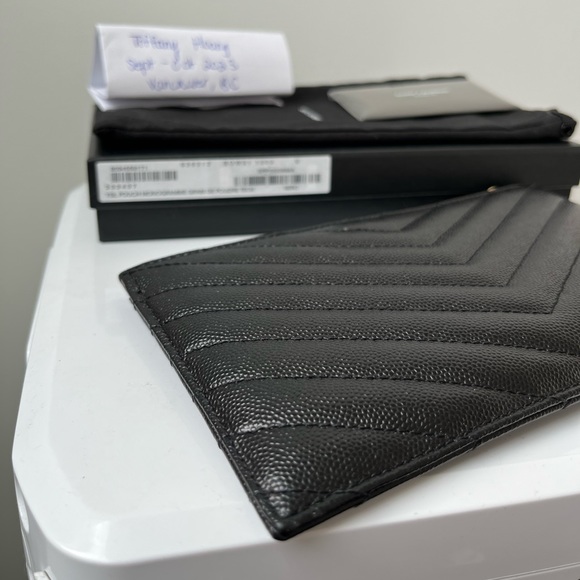 YSL CASSANDRE MATELASSÉ ZIPPED POUCH IN GRAIN DE POUDRE EMBOSSED LEATHER - Picture 3 of 16